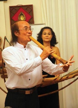 Народный артист До Лок обнаружил звук инструментов из камня и бамбука - ảnh 1